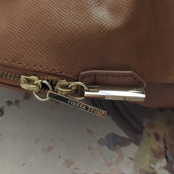 Ivanka Trump handbag brown beige - Picture 2 of 6